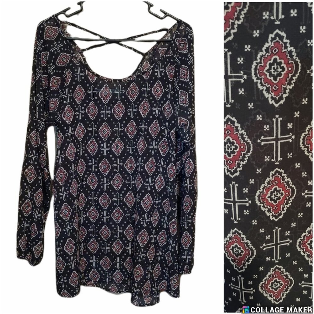 Maurice's Top Criss Crossed Sz XL